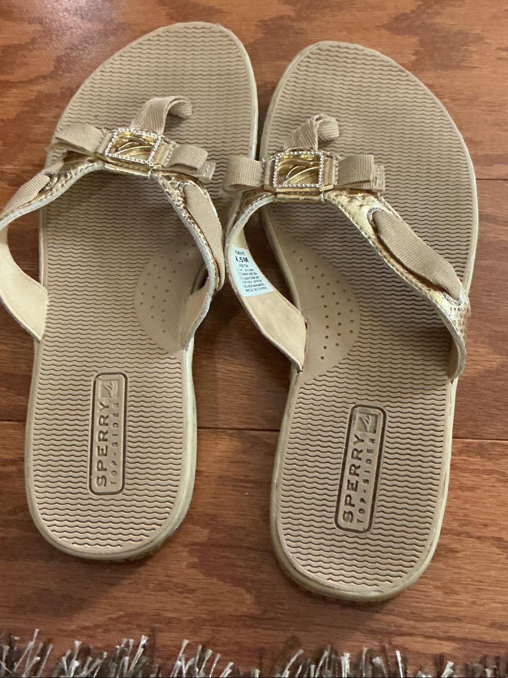 Sperry Women's Tan Bow-Accent Thong Sandals with Gold Buckle